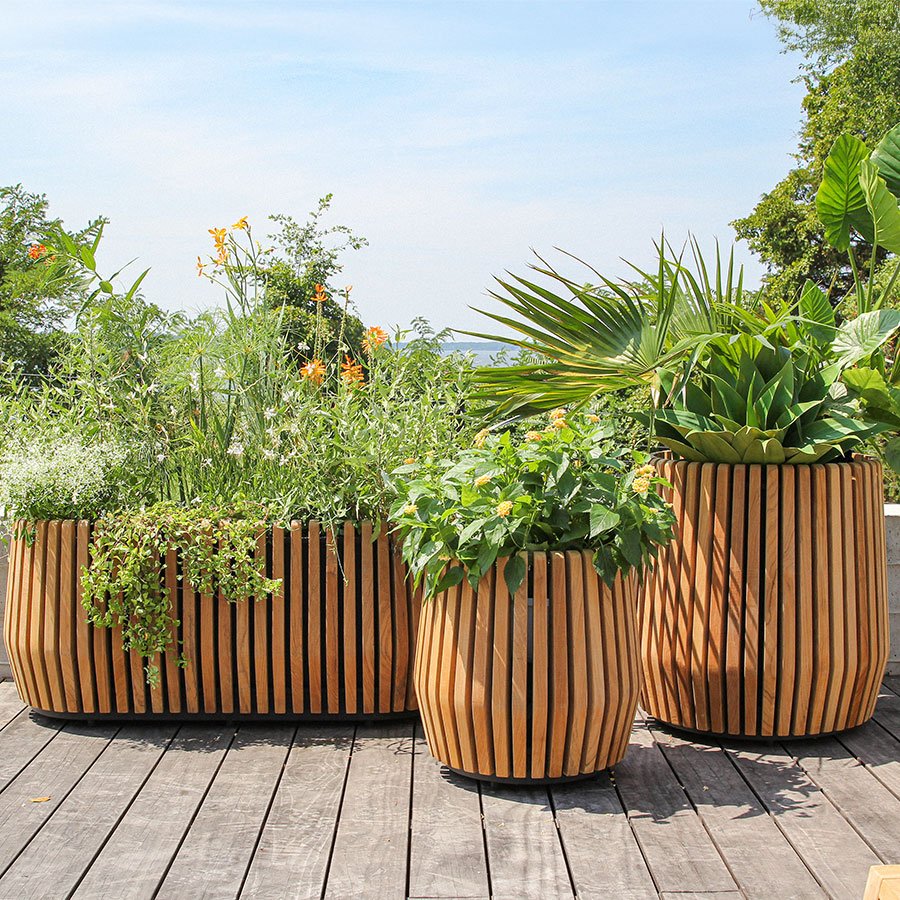 Luna small round teak planter thumbnail 3
